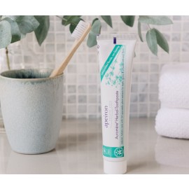 Dentífrico Herbal con 24 Plantas Medicinales de Apeiron 75ml.